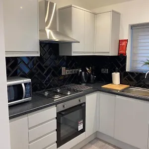 Apartment London Flat With Garden, Catford