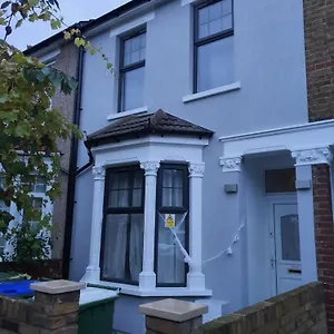 Bed & Breakfast Daniari Guest, Erith